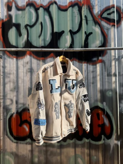 Jaqueta LV Varsity “Milky White” - comprar online