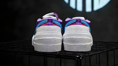 Nike X Sacai X Kaws Blazer Low 'Magma Orange' na internet