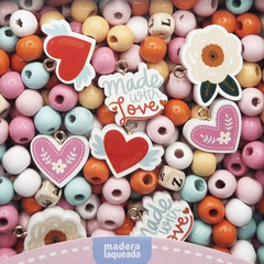 Set 450 Cuentas Madera Laqueada y Dijes serie : Corazon - comprar online