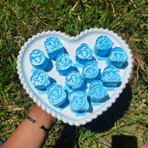 Modelador Ejetor Princesas para Brigadeiro, Doce, Massa e Biscoito