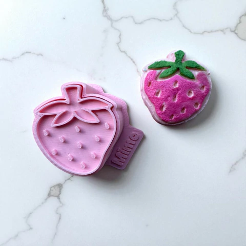 Modelador Ejetor Morango para Brigadeiro, Doce, Massa e Biscoito - comprar online