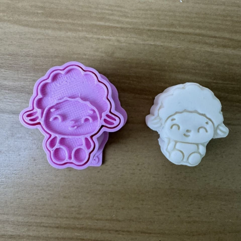 Modelador Ejetor Ovelha Fofa para Brigadeiro, Doce, Massa e Biscoito