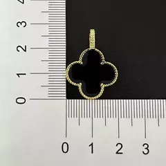 Pingente Van Trevo Resina Preta (3,8cmX2,2cm) (Banho Ouro 24k) na internet