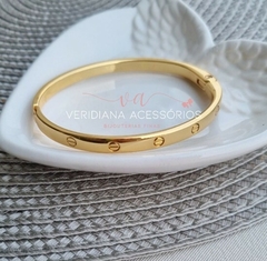 Pulseira em Banho Dourado com acabamento em verniz italiano Pu047