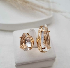 Anel Dourado com Pedras de Vidro de Cristal