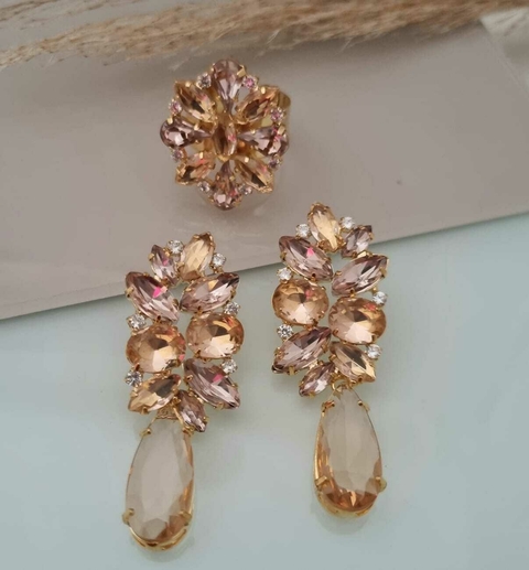 Conjunto de Brincos e Anel em Banho Dourado e pedras nude Cj 409