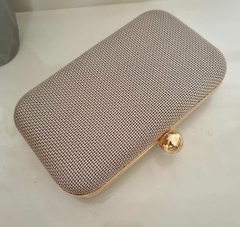 Clutch Texturizada com Acabamentos em Banho Dourado Ct010 ( cafe com leite) - Veridiana Acessórios