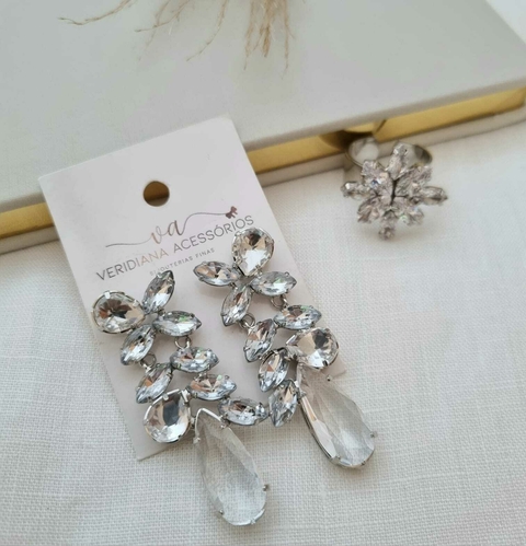 Conjunto de Brincos e Anel em Banho Prata Cj 492