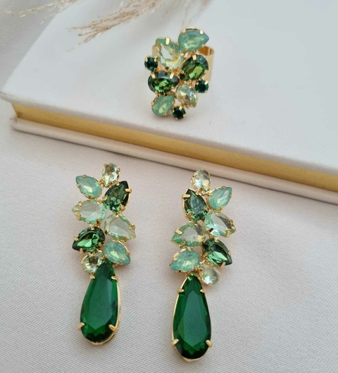 Conjunto de Brincos e Anel em Banho Dourado Cj 544