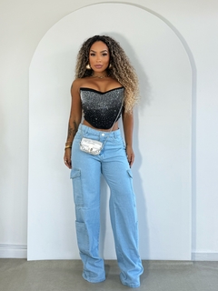 Calça jeans cargo na internet
