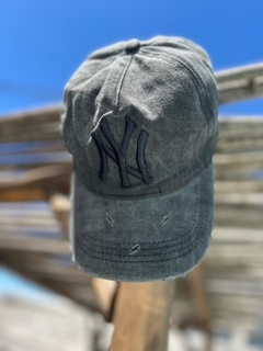 Cap NY Black con desgaste
