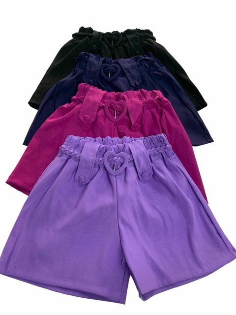 Short fivela de coração feminino