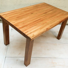 Imagen de MESA EUCALIPTO PATAS RECTAS 1,45 CM .