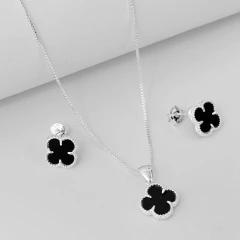 Conjunto trevo preto Virgínia semijoia folheada a prata. - comprar online