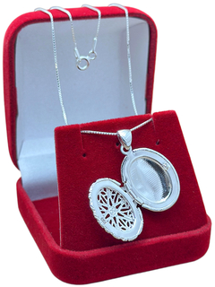 Colar relicário oval vazado 2cm semijoia prata leve. - Companhia Da Prata