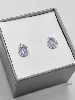 Brinco pedra lilás gota fixo prata 925. - comprar online