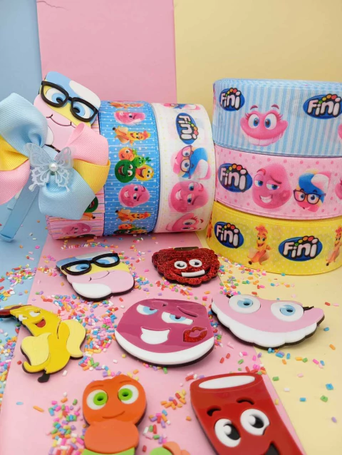 Aplique em acrilico Fini 7 cm. 1 uni.