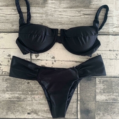 BORBOLETA COMFORT TOP ARO PRETO TEXTURIZADO - Sal da Alma Biquínis