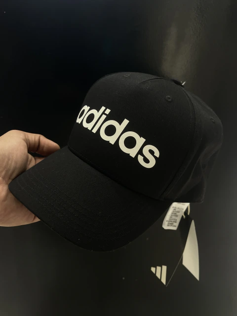 Adidas letreiro preto original