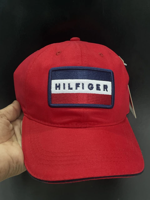 Tommy hilfiger bandeirinha vermelho