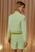 BERMUDA CLASSICA PREGAS - VERDE CARMEM - comprar online