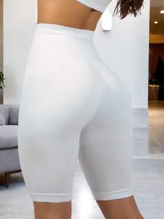SHORT DE MUJER DEPORTIVO O CASUAL DE TIRO EXTRA ALTO ESTILO PUSH UP - MALABIS
