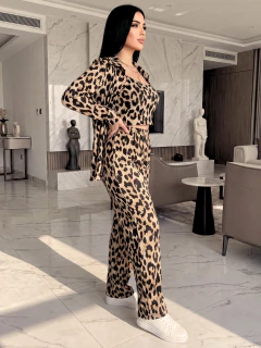 Conjunto 3 Piezas Animal Print – Top, Camisa y Pantalón de Pierna Recta | Look Versátil y Moderno - MALABIS