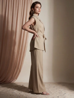 Imagen de Conjunto para Mujer 2 Piezas | Blusa Larga con Botones y Cinturón Ajustable