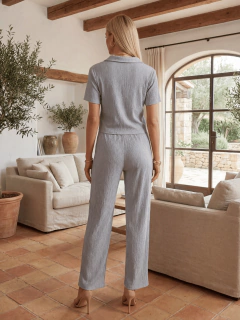 Imagen de Conjunto de Mujer de Dos Piezas | Camisa de Botones Manga Corta y Pantalón Recto