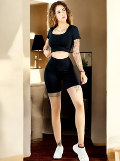 CONJUNTO DEPORTIVO DE MUJER DE SHORT Y BLUSA STRETCH PUSH UP