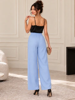 Imagen de Pantalón de Mujer Palazzo, Tiro Alto, Pierna Ancha y Botones Elegantes