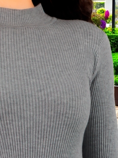 Suéter Casual de Mujer Cuello Alto – Elegancia Atemporal - MALABIS