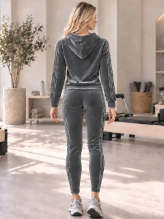 Conjunto Mujer 2 Piezas Terciopelo con Pedrería Brillante, Sudadera con Capucha + Pantalón Legging - comprar en línea
