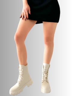 BOTA COMBAT CORTA DE MUJER MALABIS CON AGUJETAS
