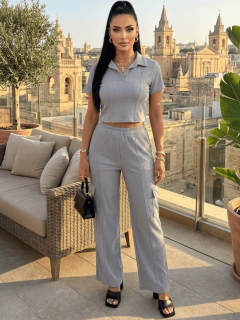 Conjunto de Mujer 2 Piezas | Pantalón Recto Tipo Cargo y Blusa Polo Ajustada - comprar en línea