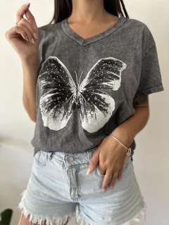 Remera Nevada Mariposa en internet