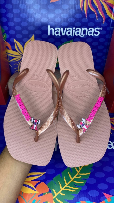 Havaianas Quadrada com stitch