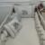 Enxoval de Berço Completo confeccionado em percal 200 fios com tecido 100% algodão. Peças com fechamento em zíper e refil de enchimento. Acompanha Almofadas Decorativa Personalizada, Lençol, Fronha, Edredom e Laterais para berço.