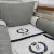 Enxoval de Berço Completo confeccionado em percal 200 fios com tecido 100% algodão. Peças com fechamento em zíper e refil de enchimento. Acompanha Almofadas Decorativa Personalizada, Lençol, Fronha, Edredom e Laterais para berço.