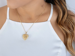 Colar Veneziana de Relicário Coração Vazado com Estampas 45cm - Banho Ouro 18k