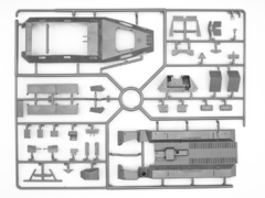 ‘Krankenpanzerwagen’ Sd.Kfz.251/8 Ausf.A - Ambulância com Paramédicos 1/35 - ICM 35114 - comprar online
