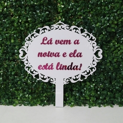 Placa com cabo e Texto Espelhado