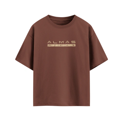 ⁠REMERA “EMBLEMA” [MARRÓN]
