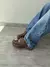 Chinelo Babuche Com Pinjentes Kim - Marrom - comprar online