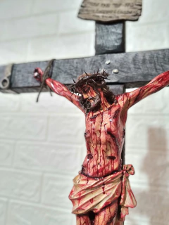 Crucifixo Realista (com base movel) na internet