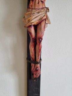 Crucifixo Realista (com base movel) na internet