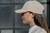 Gorra beige en internet