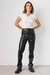 Calça Skinny PU com Fechamento Zíper Básica