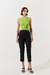 Calça Cenoura Viscose Elegante com Bolsos - comprar online
