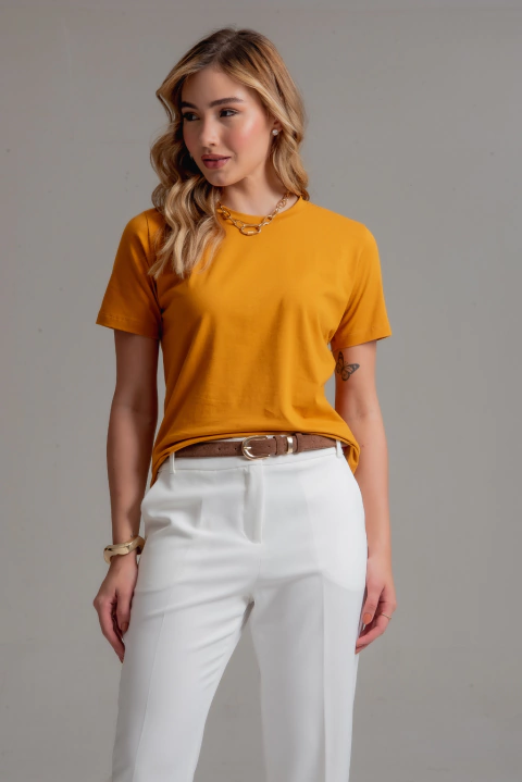 Camiseta Essencial Algodão Premium Gola O - Amarelo Dourado